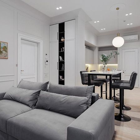 New! Luxury Apartment In The Center Of Odessa Overlooking Deribasovskaya Str. Low Price! Exterior foto