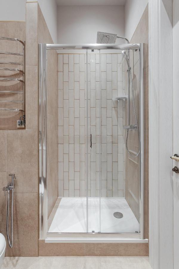 New! Luxury Apartment In The Center Of Odessa Overlooking Deribasovskaya Str. Low Price! Exterior foto
