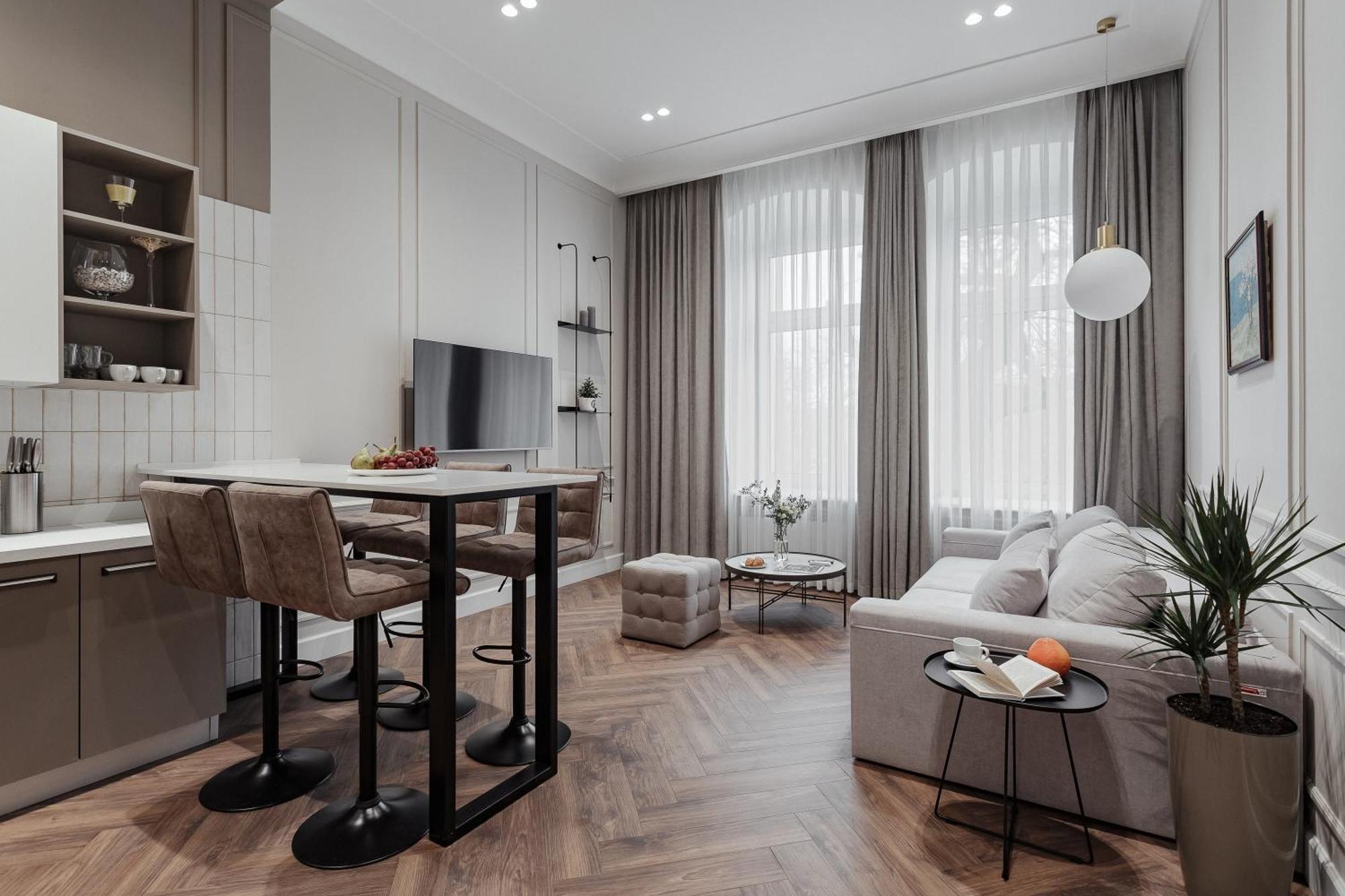 New! Luxury Apartment In The Center Of Odessa Overlooking Deribasovskaya Str. Low Price! Exterior foto