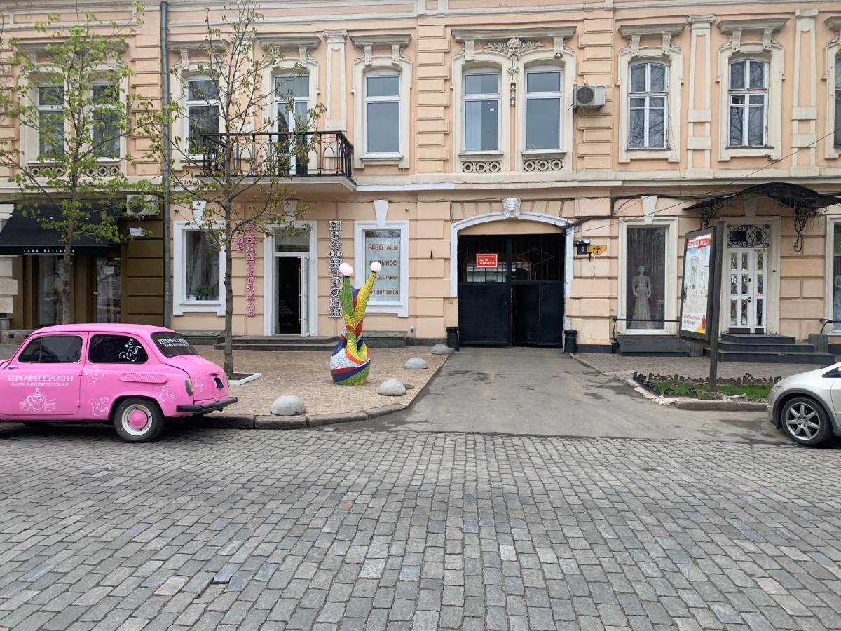 New! Luxury Apartment In The Center Of Odessa Overlooking Deribasovskaya Str. Low Price! Exterior foto